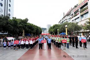 亚马尔欧冠首秀出场22分钟，完成3次过人&错失2次重大机会